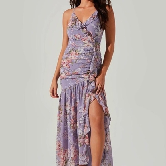 ASTR the Label Kiana Dress Light Purple Floral Small Ruffles Ruched Wedding - Picture 1 of 16